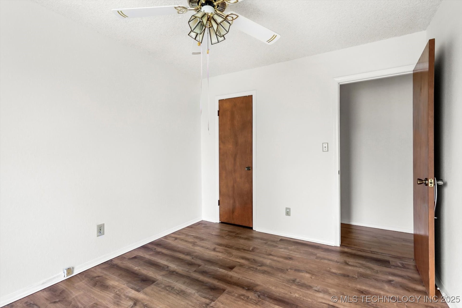 409 E 19th Street Property Photo 22