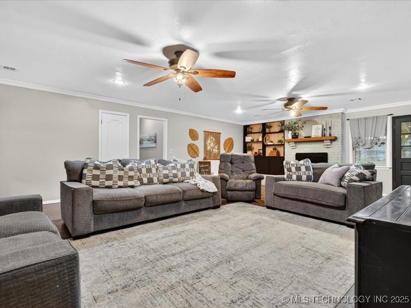 1869 Putnam Drive Property Photo 5