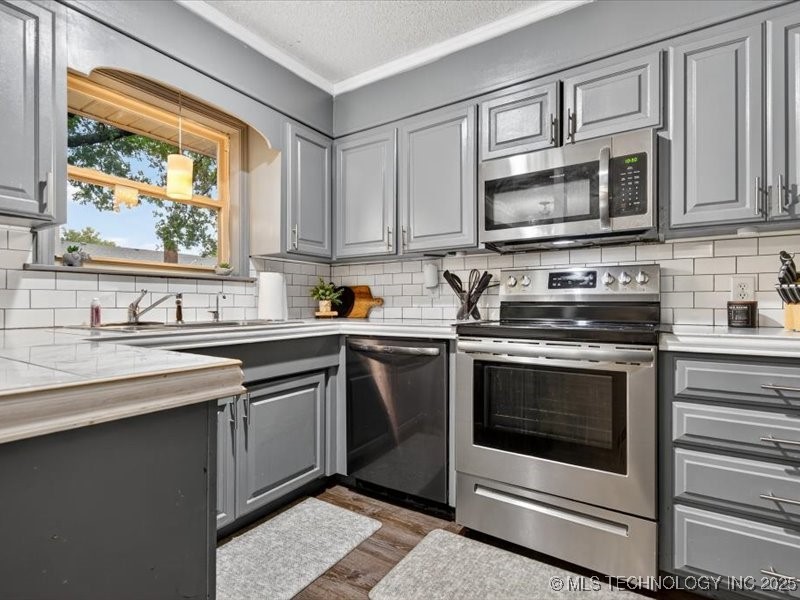 1869 Putnam Drive Property Photo 13