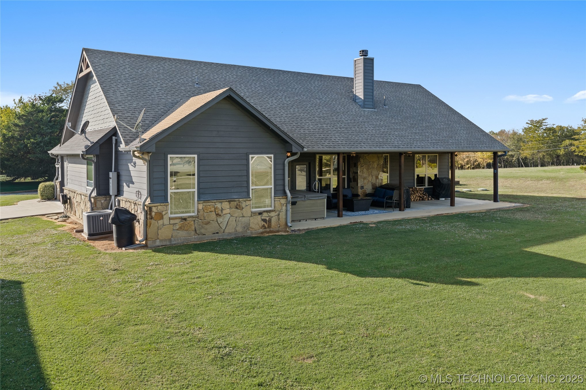 13572 Kaney Property Photo 5