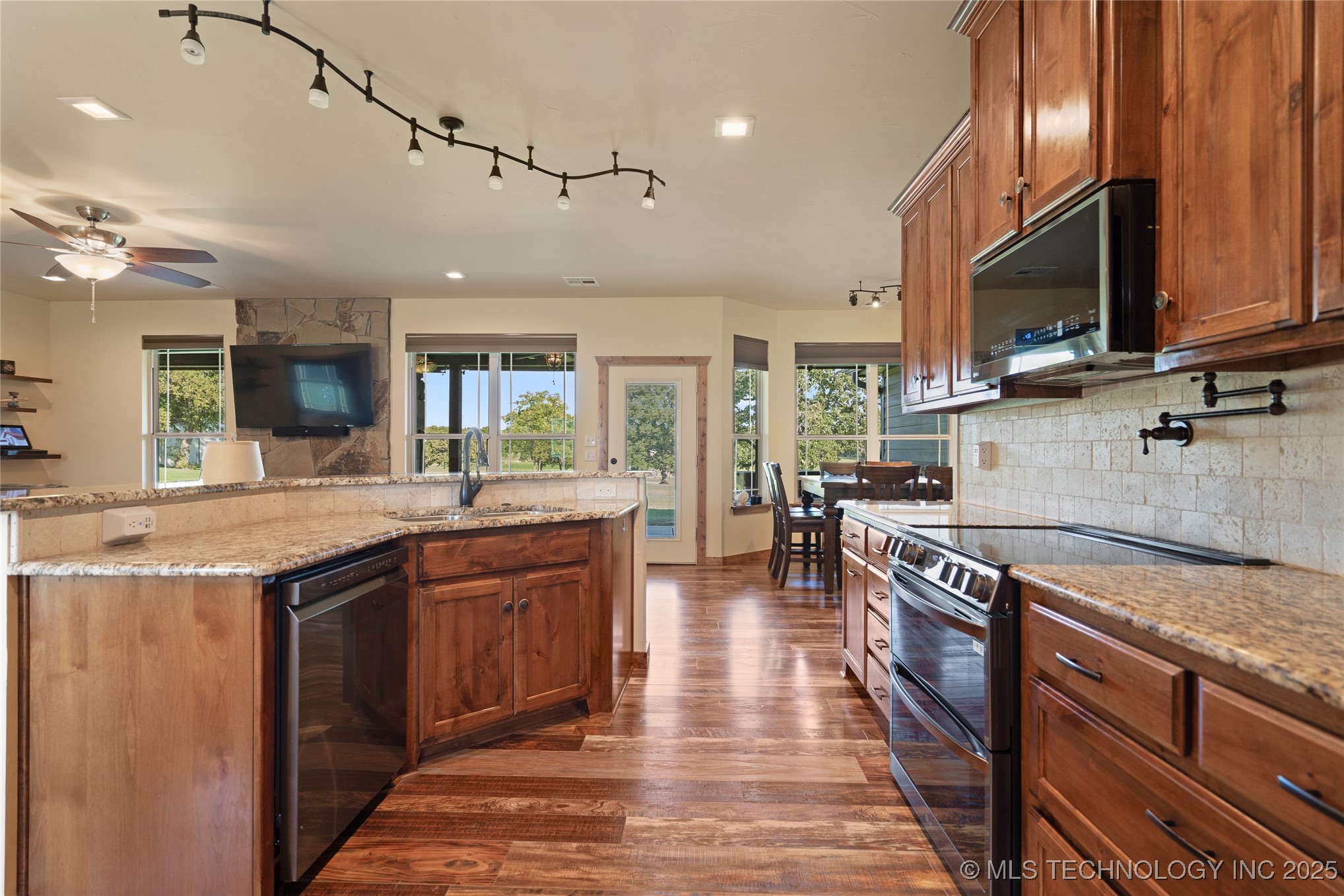 13572 Kaney Property Photo 36