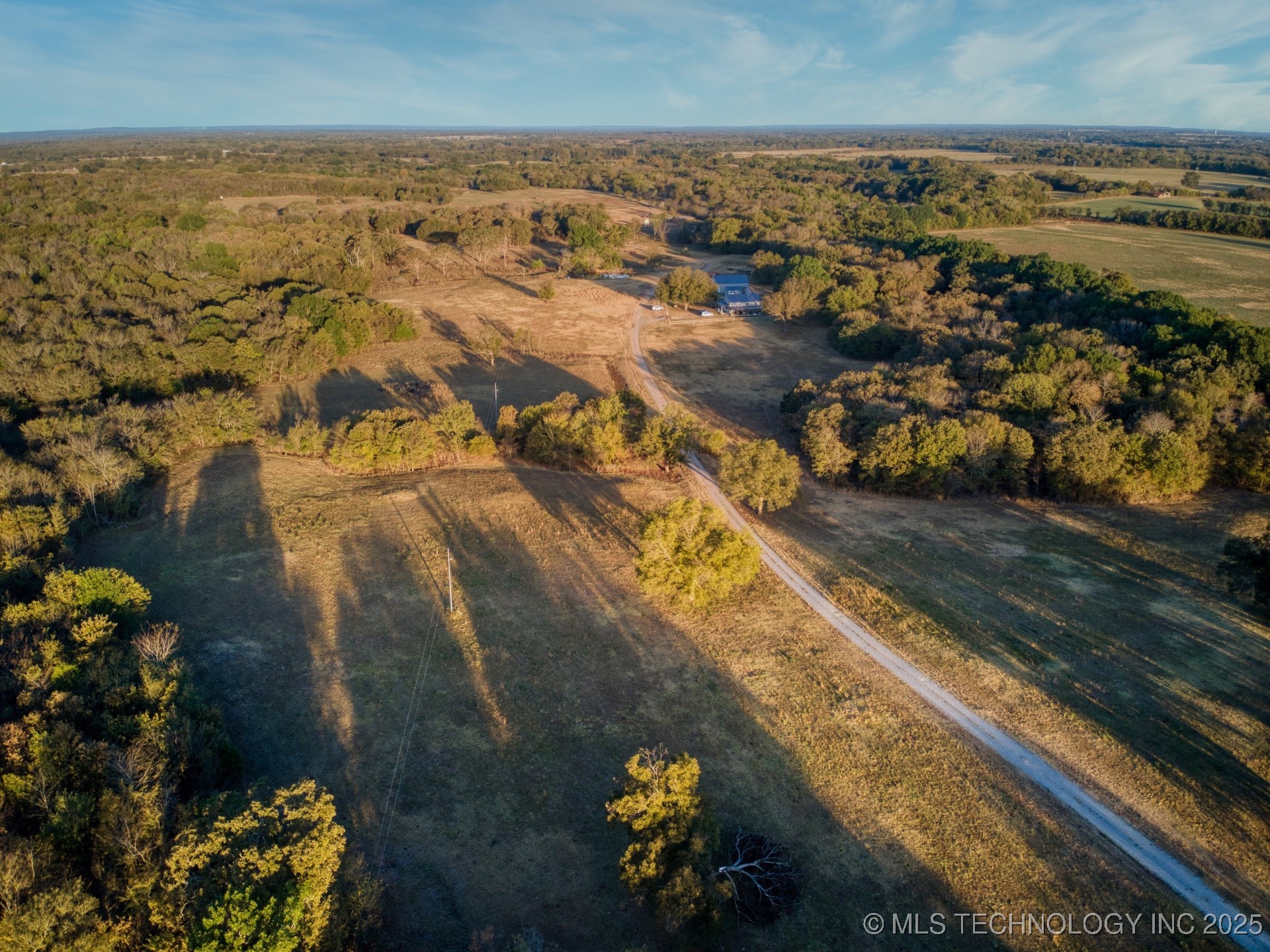 2544785 Property Photo 19