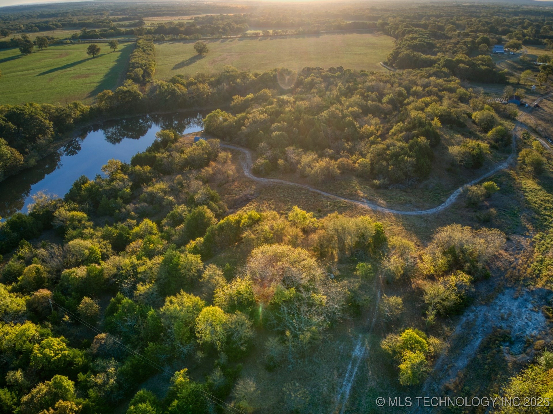 2544785 Property Photo 22