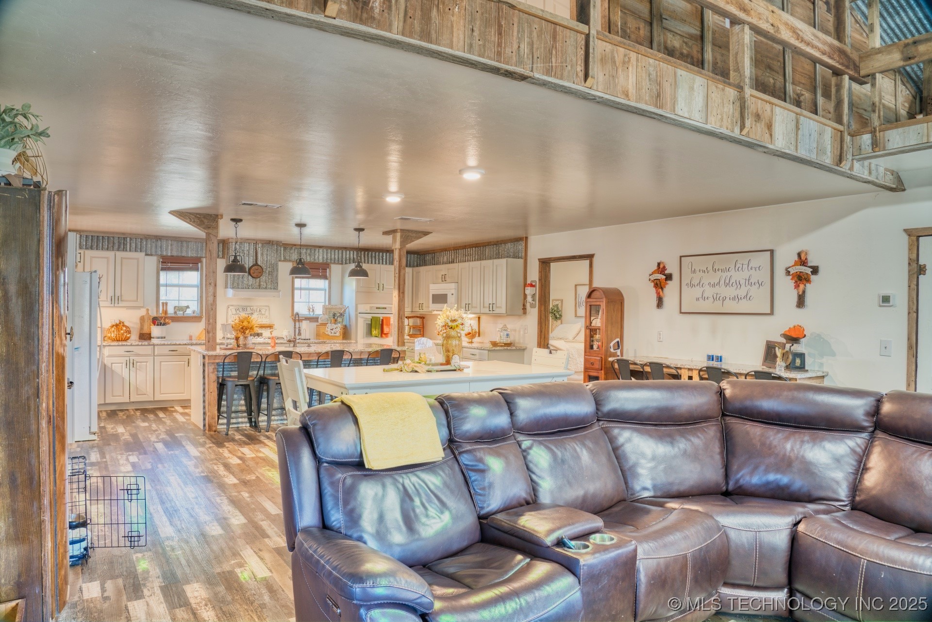 2544785 Property Photo 26