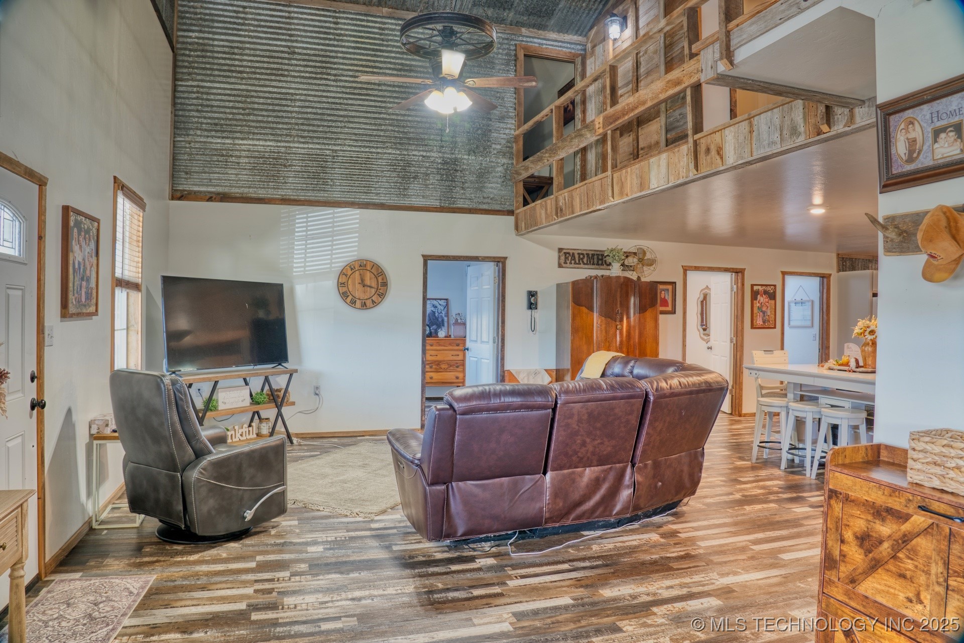 2544785 Property Photo 29