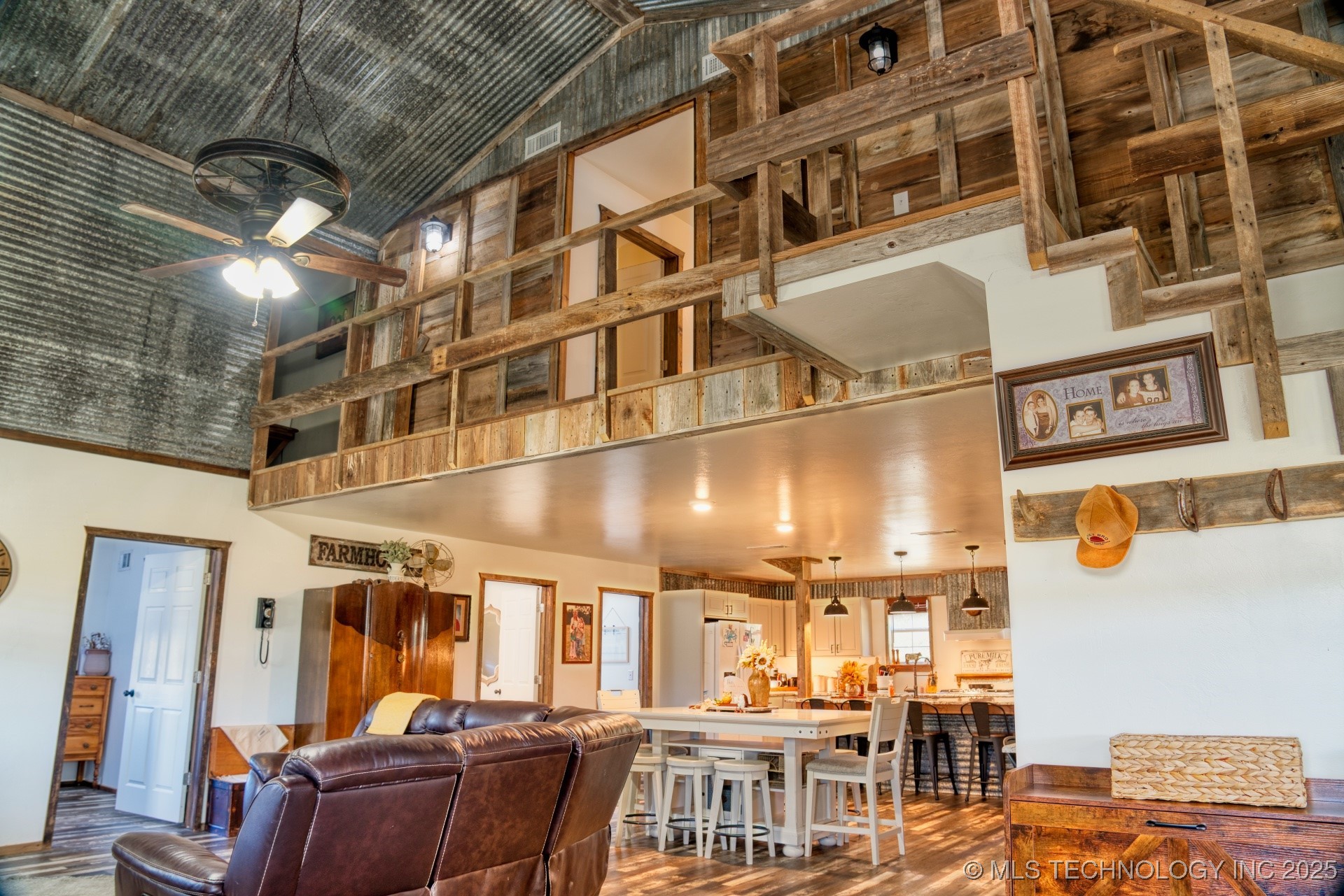 2544785 Property Photo 31