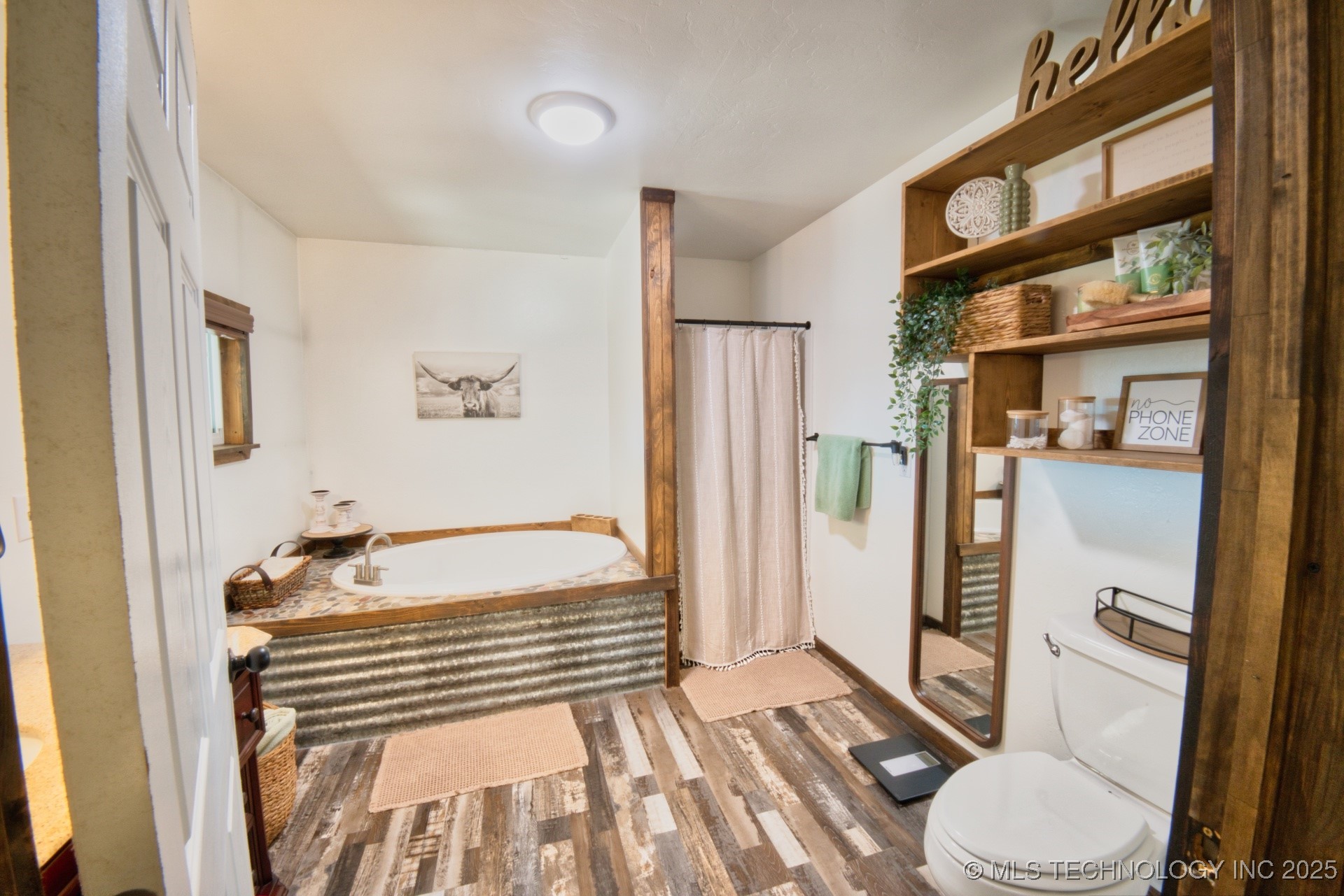 2544785 Property Photo 33