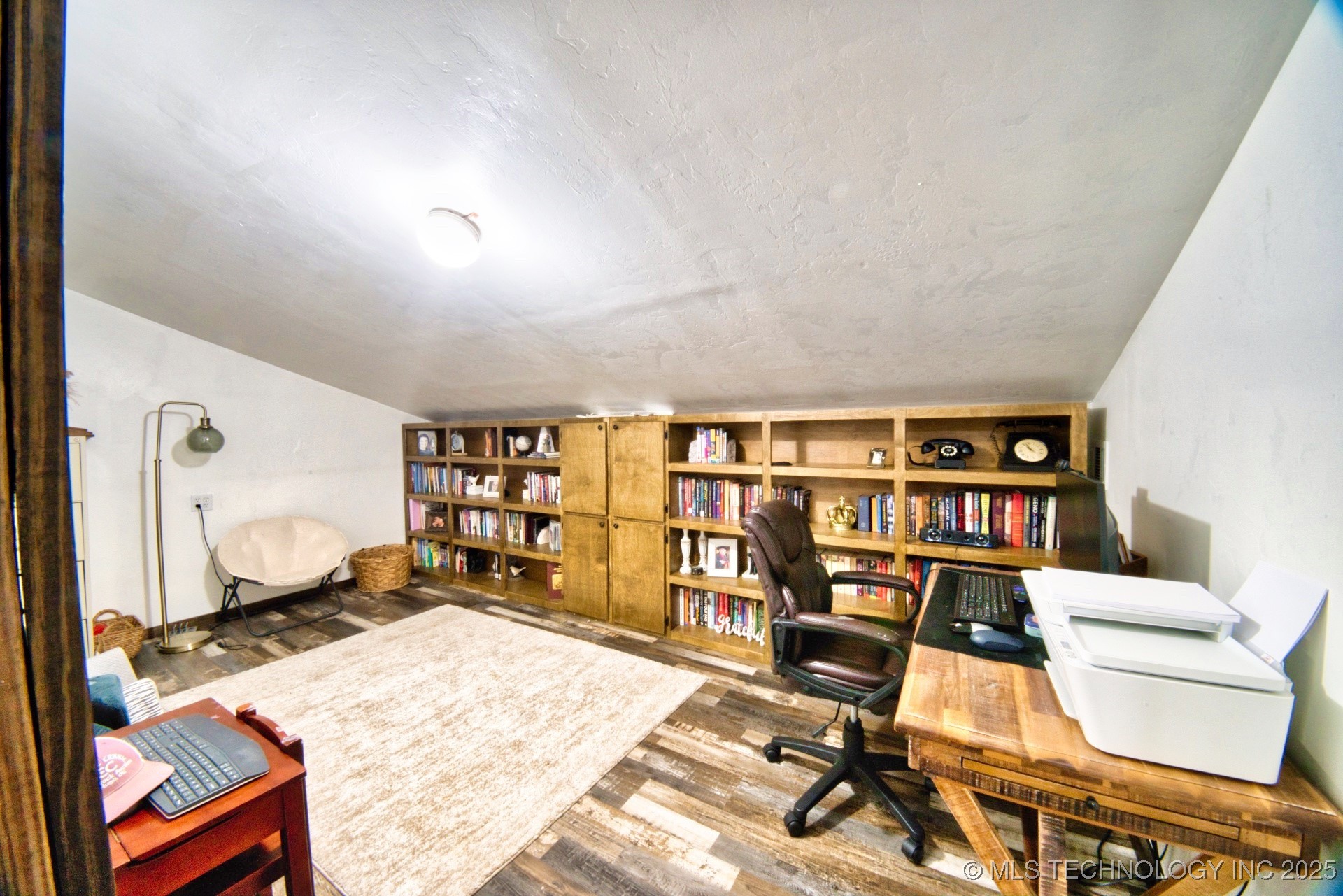 2544785 Property Photo 34