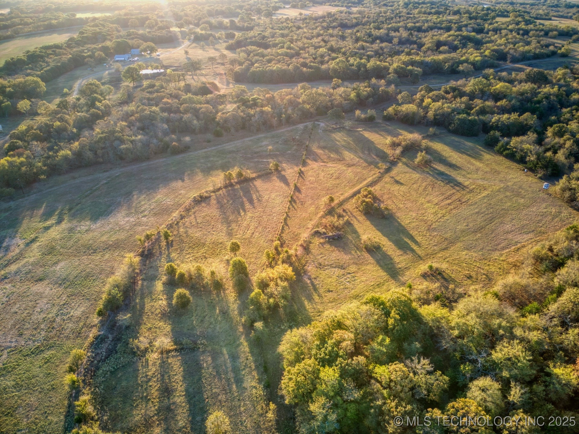 2544785 Property Photo 39