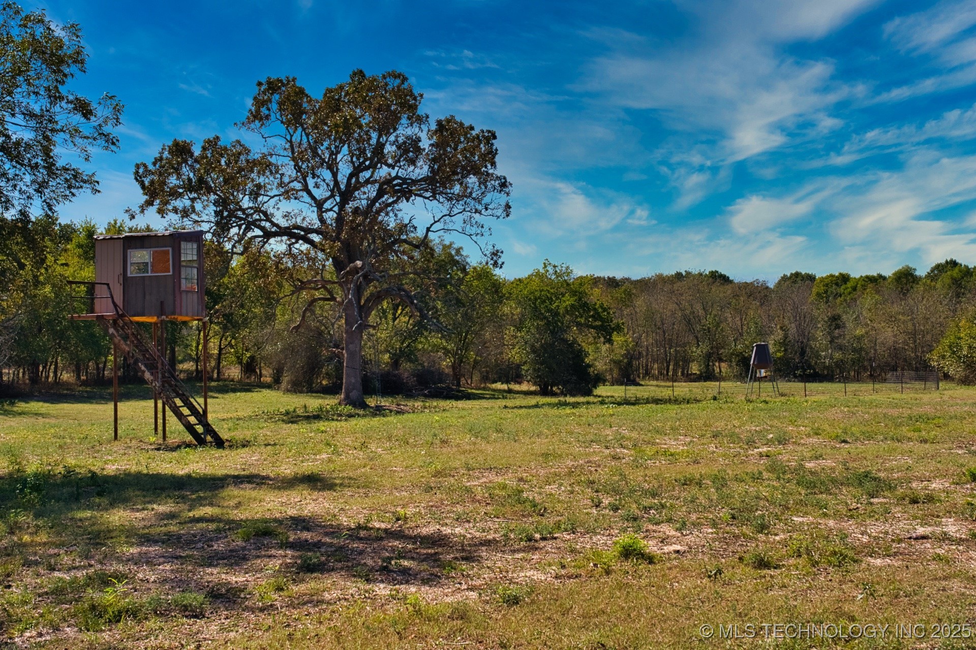 2544785 Property Photo 44