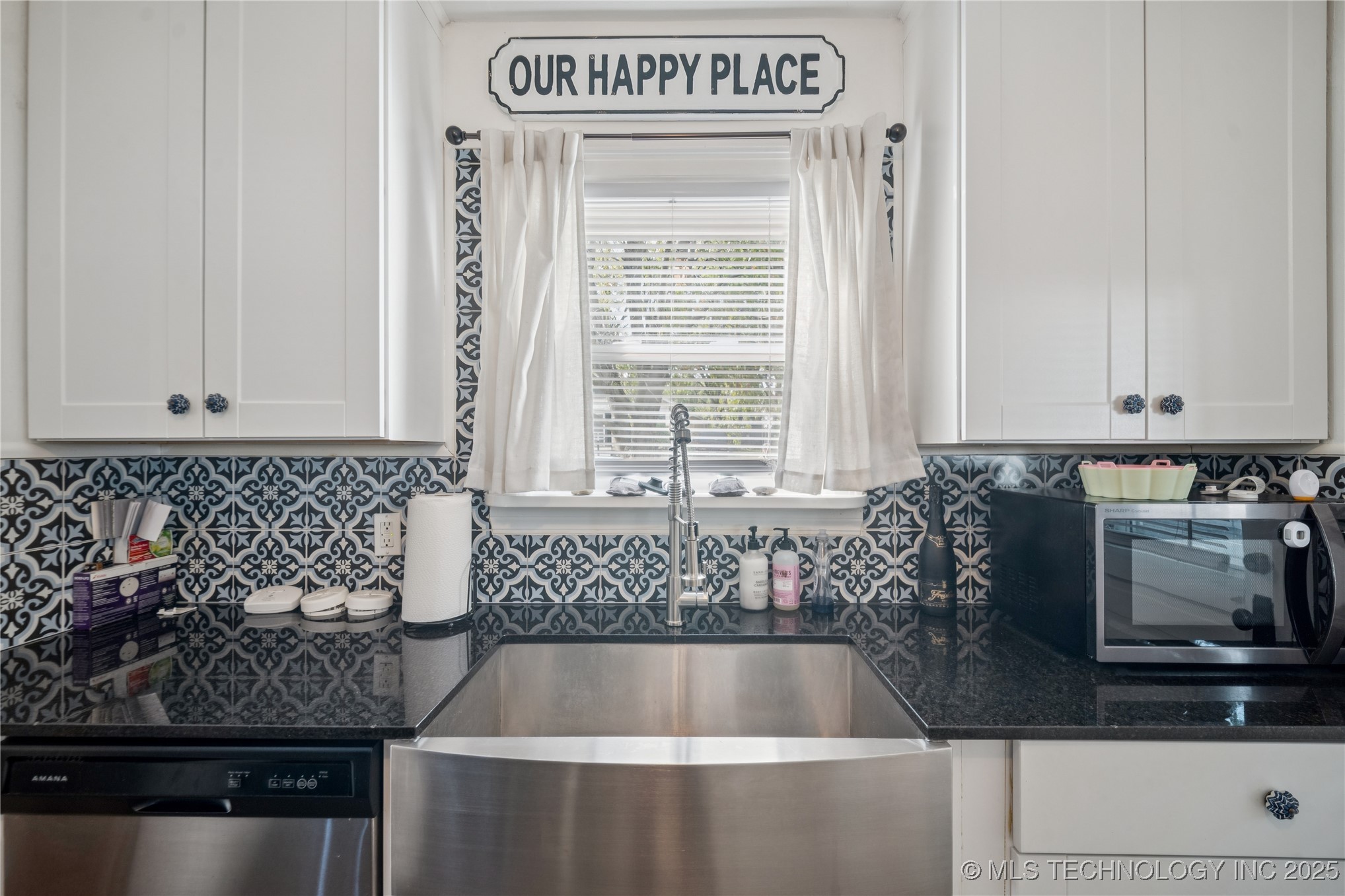 211 S Florence Avenue Property Photo 9