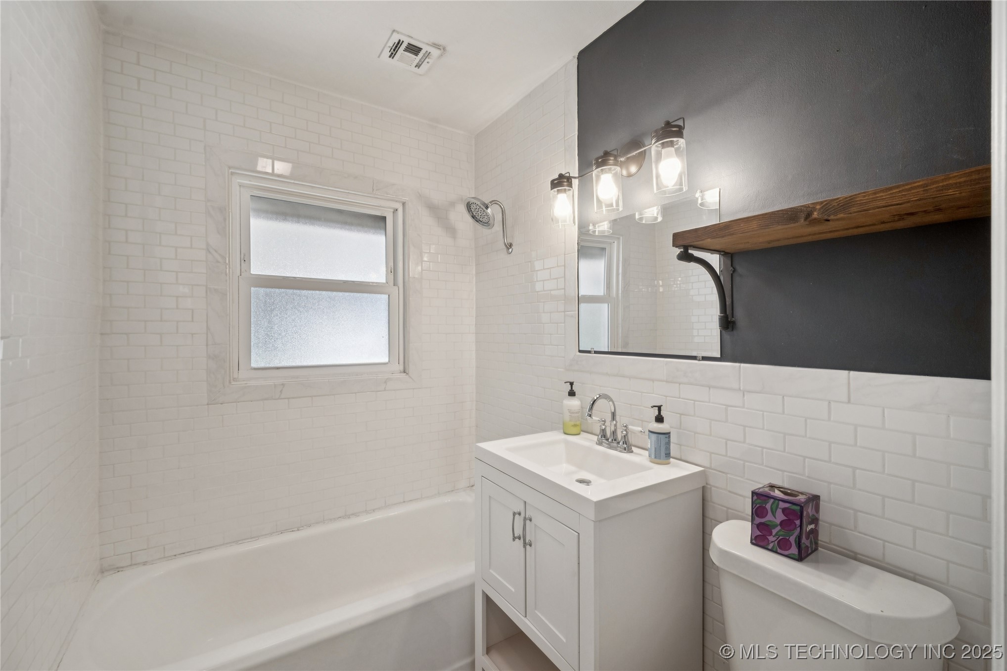 211 S Florence Avenue Property Photo 16