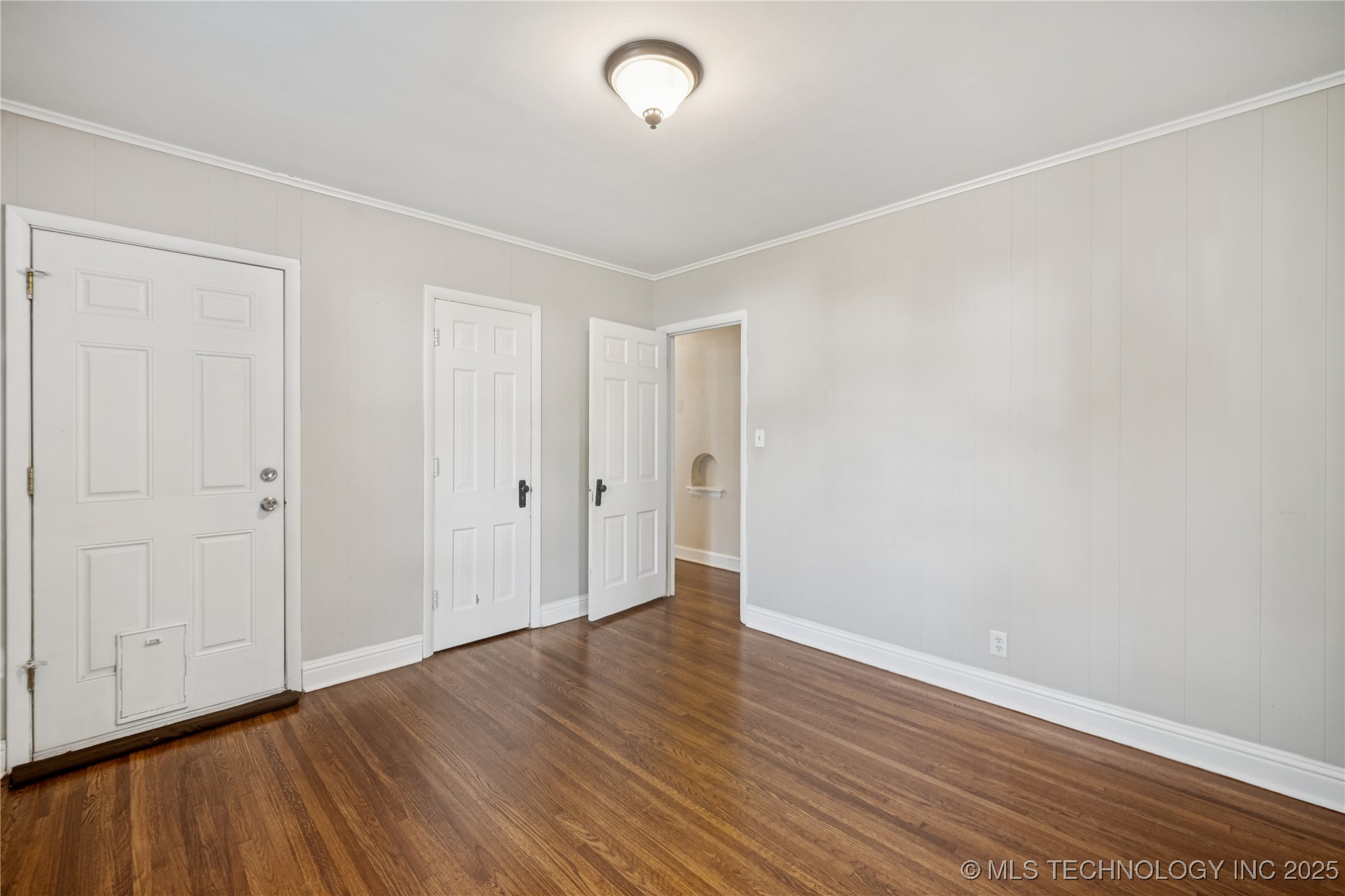 211 S Florence Avenue Property Photo 19