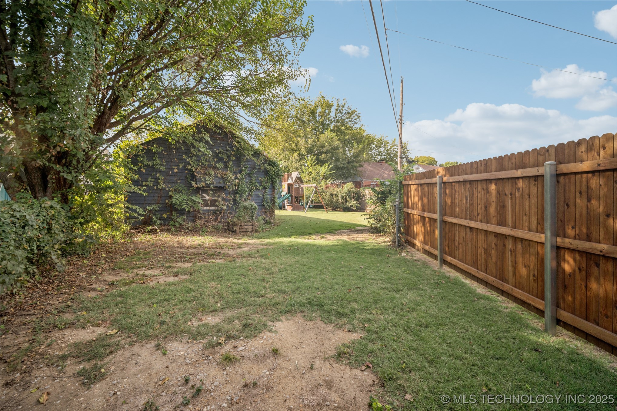 211 S Florence Avenue Property Photo 30