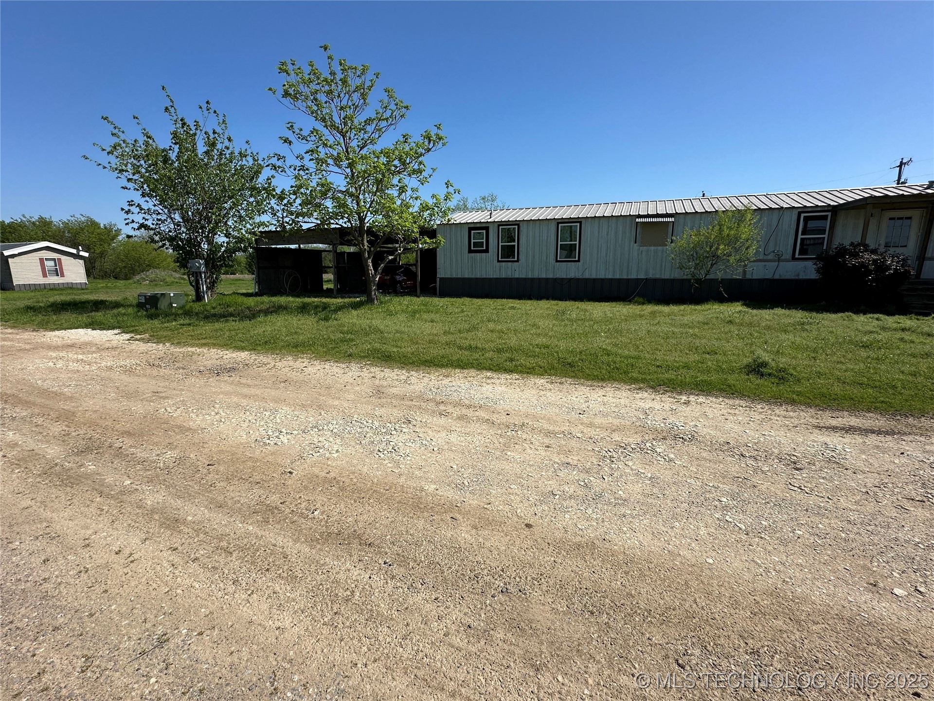 157 Ruby Lee Property Photo 4