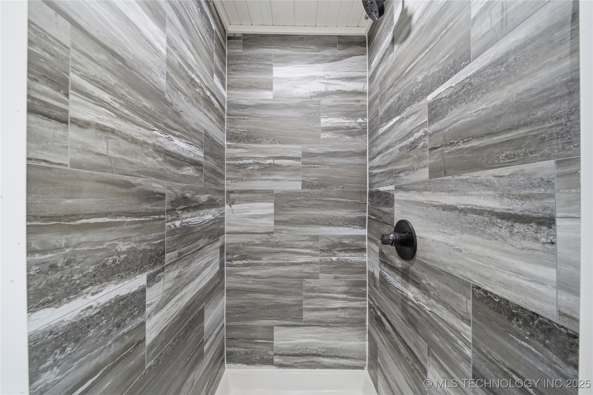 507 S Saltwell Street Property Photo 20