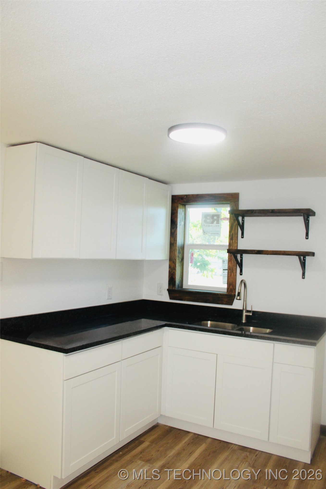 1318 N 5th Avenue Property Photo 5