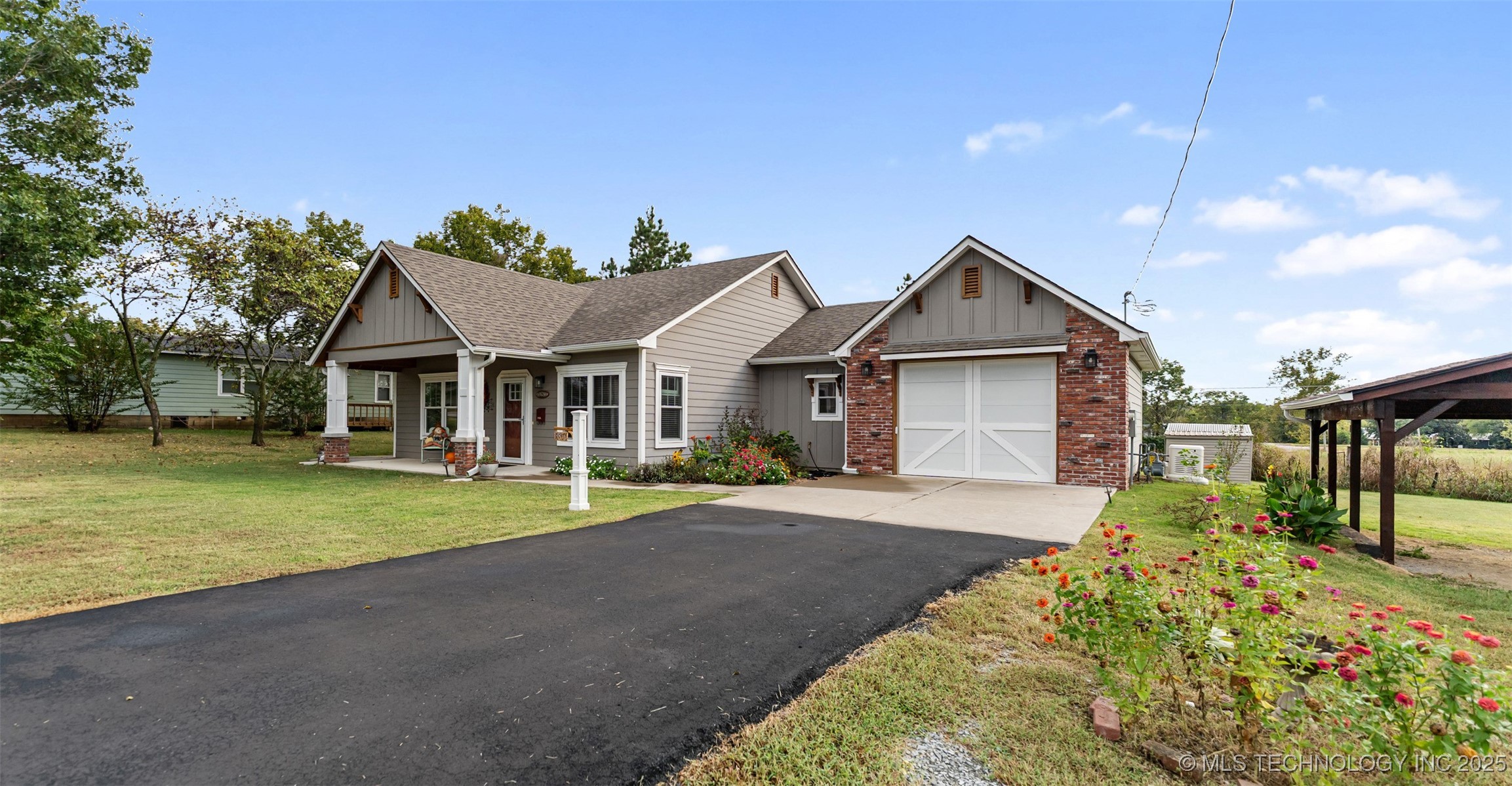 13856 E Anderson Drive Property Photo 1