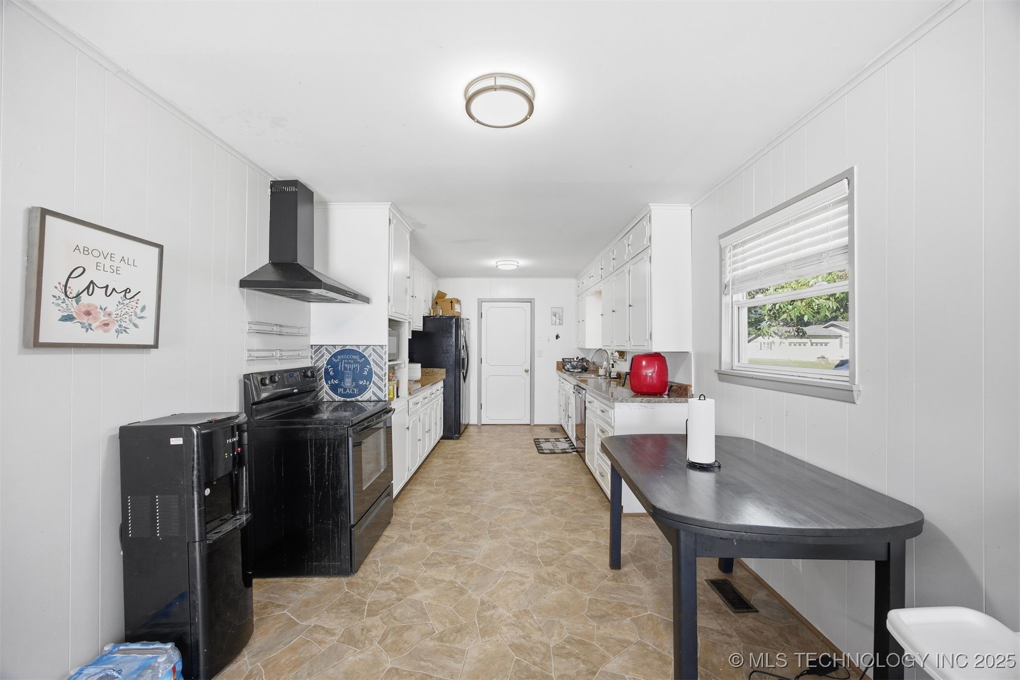 2014 Harvard Property Photo 9