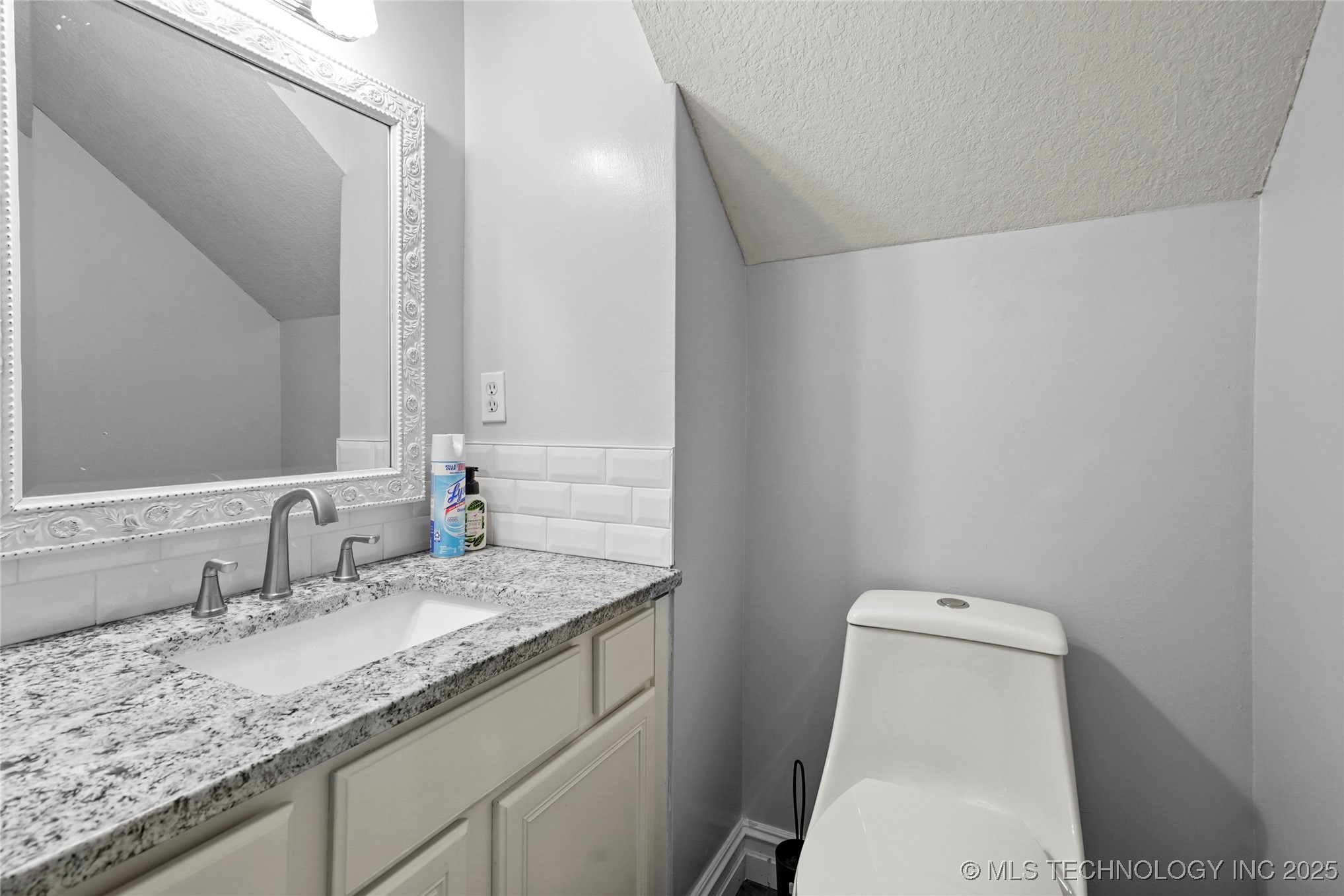 9909 N 115th East Avenue Property Photo 15