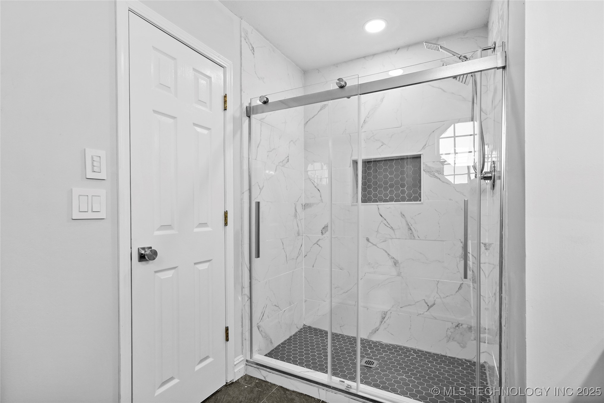 9909 N 115th East Avenue Property Photo 20