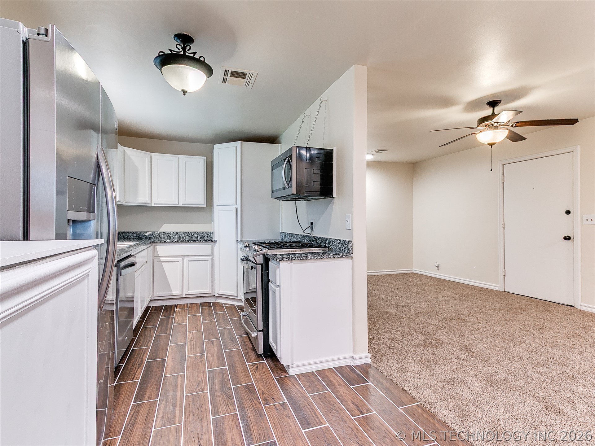 620 S Old Main Street Property Photo 8