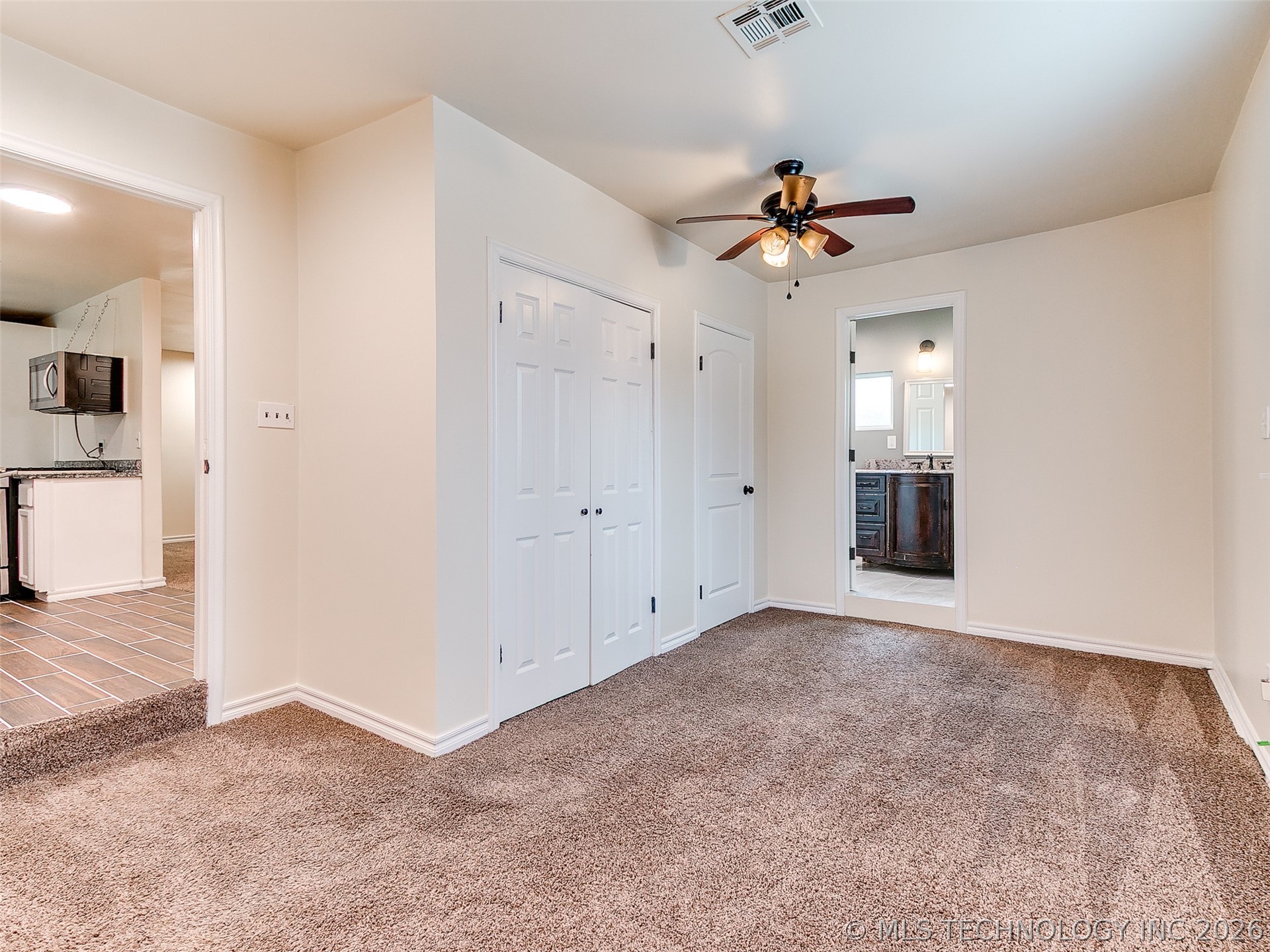 620 S Old Main Street Property Photo 11