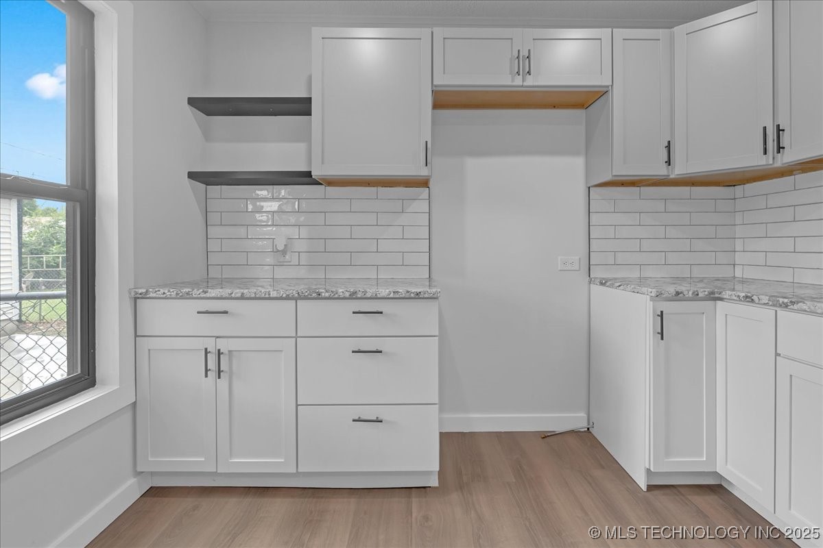 1942 N Oxford Avenue Property Photo 26