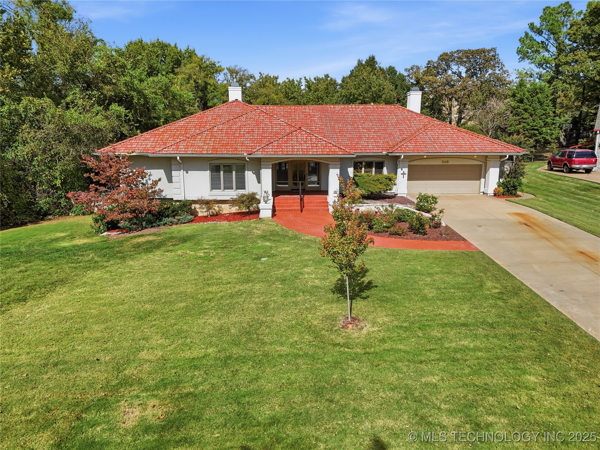 3149 E 89th Street Property Photo 3