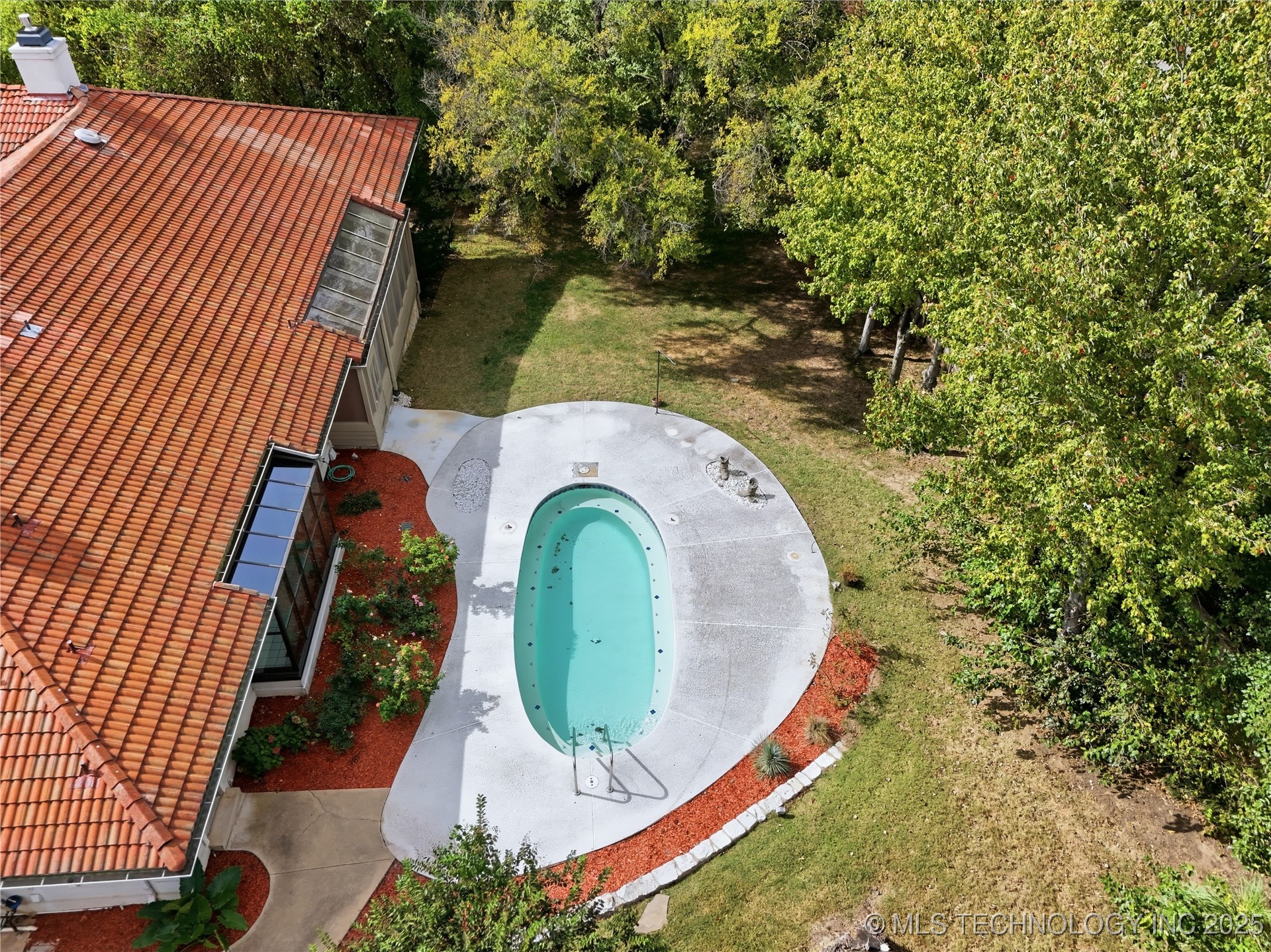 3149 E 89th Street Property Photo 6