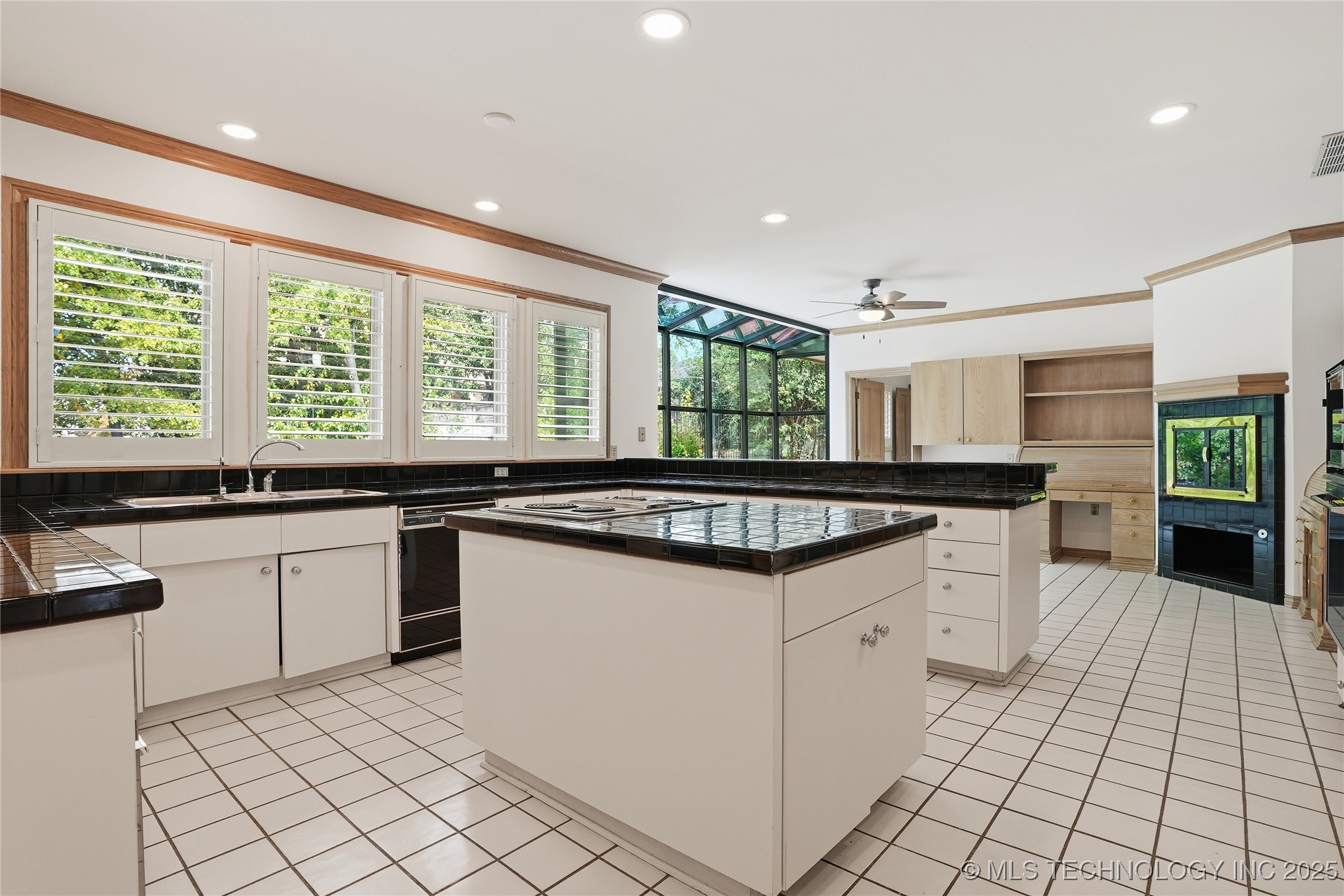 3149 E 89th Street Property Photo 32