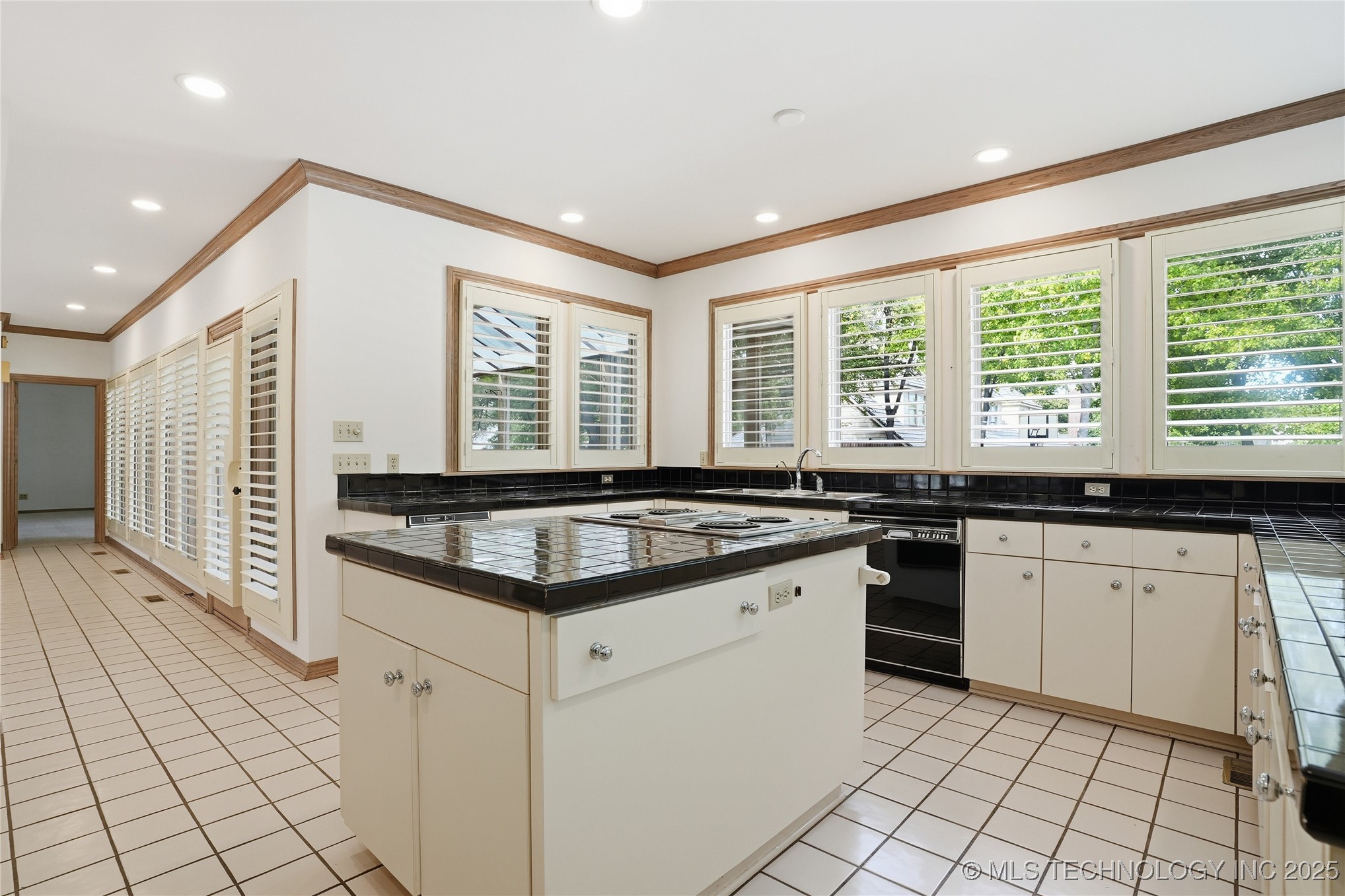 3149 E 89th Street Property Photo 35