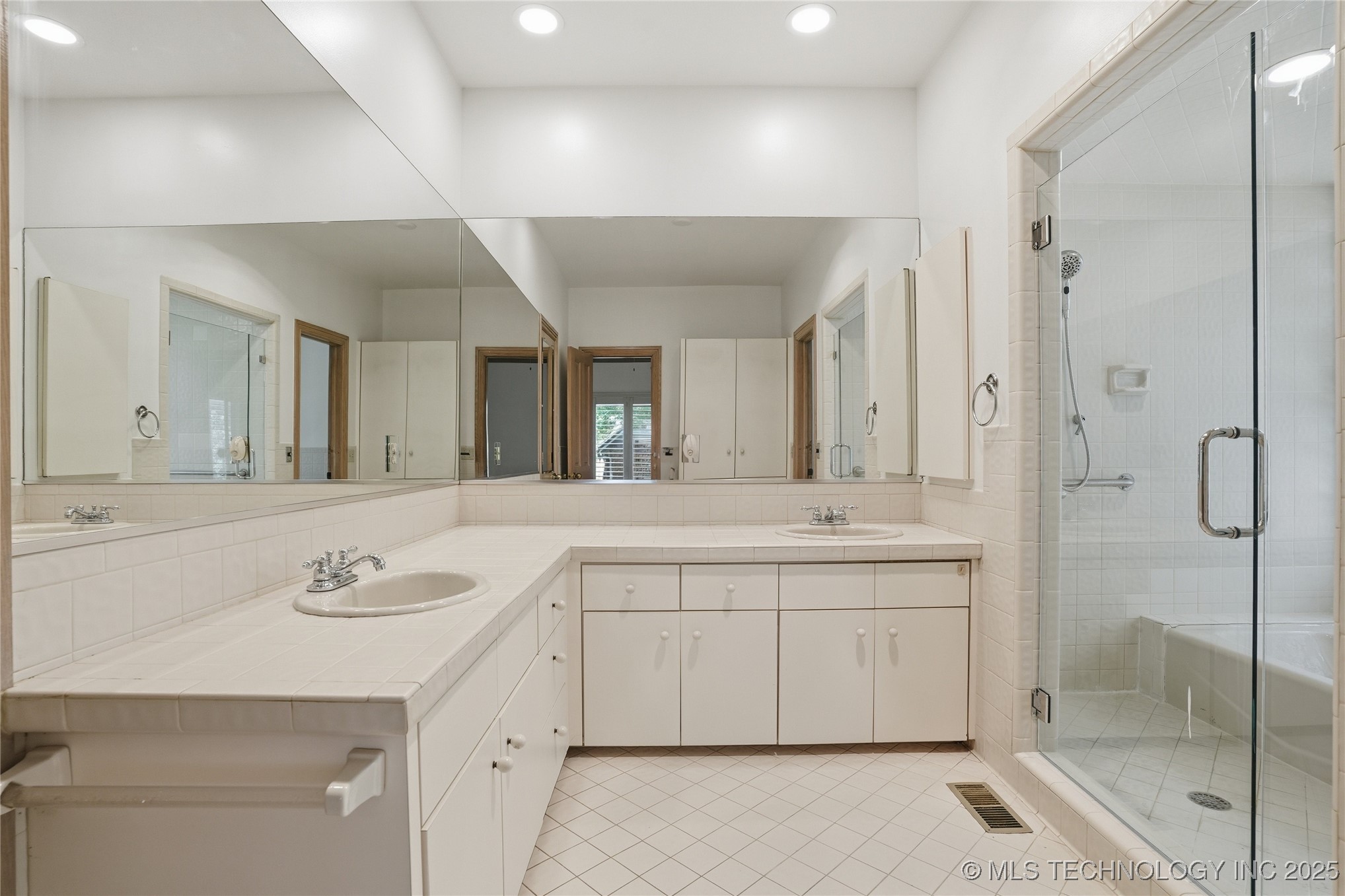 3149 E 89th Street Property Photo 65