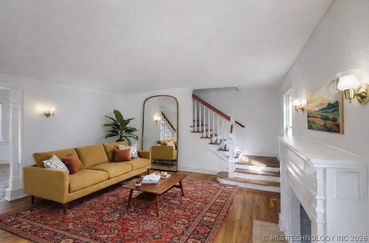 1723 Bixby Street Property Photo 3