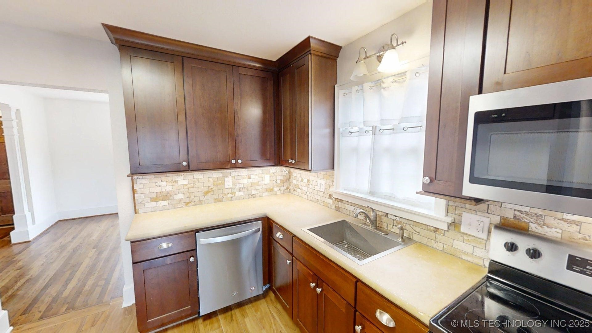 1723 Bixby Street Property Photo 12