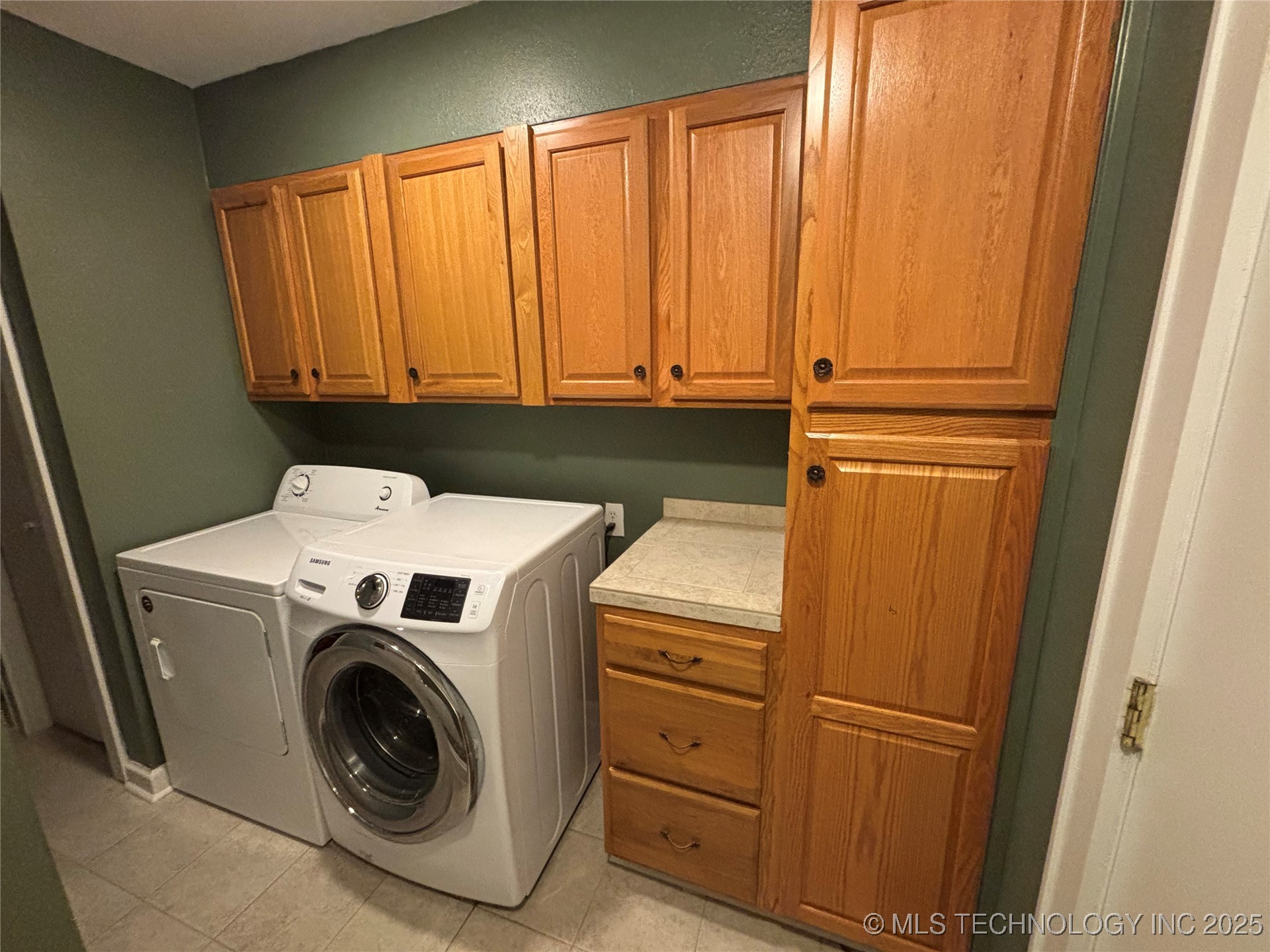 1723 Bixby Street Property Photo 19