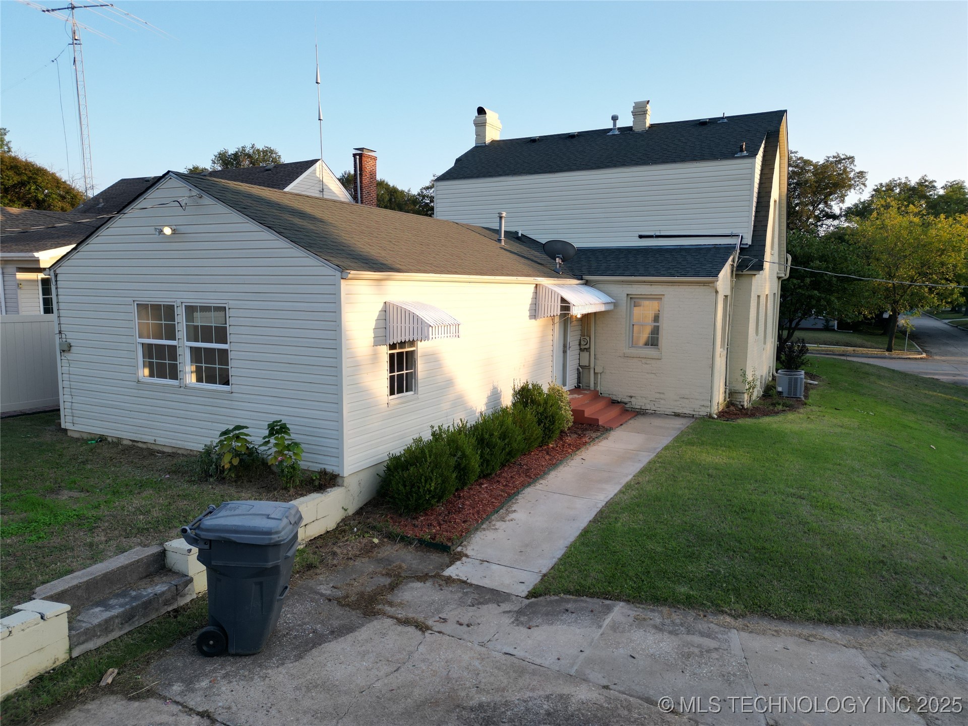 1723 Bixby Street Property Photo 40