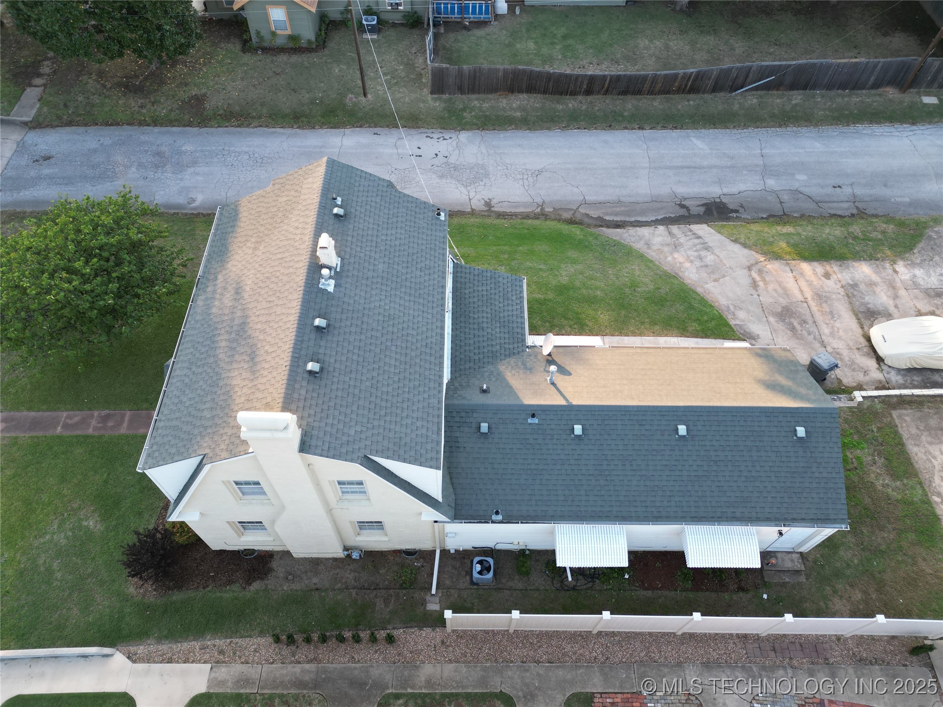 1723 Bixby Street Property Photo 42