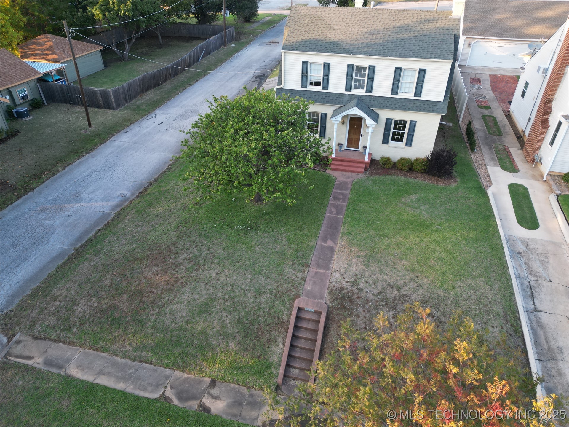 1723 Bixby Street Property Photo 45