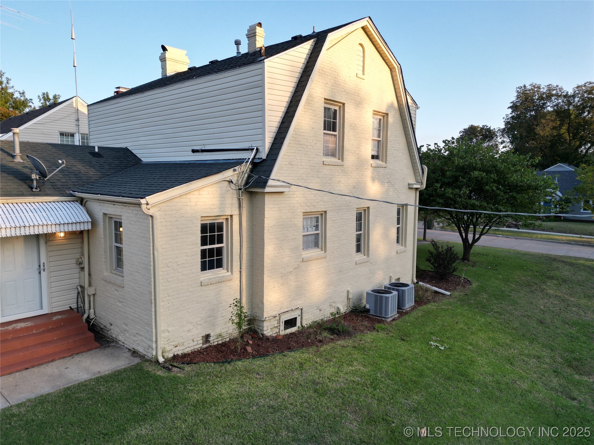 1723 Bixby Street Property Photo 49