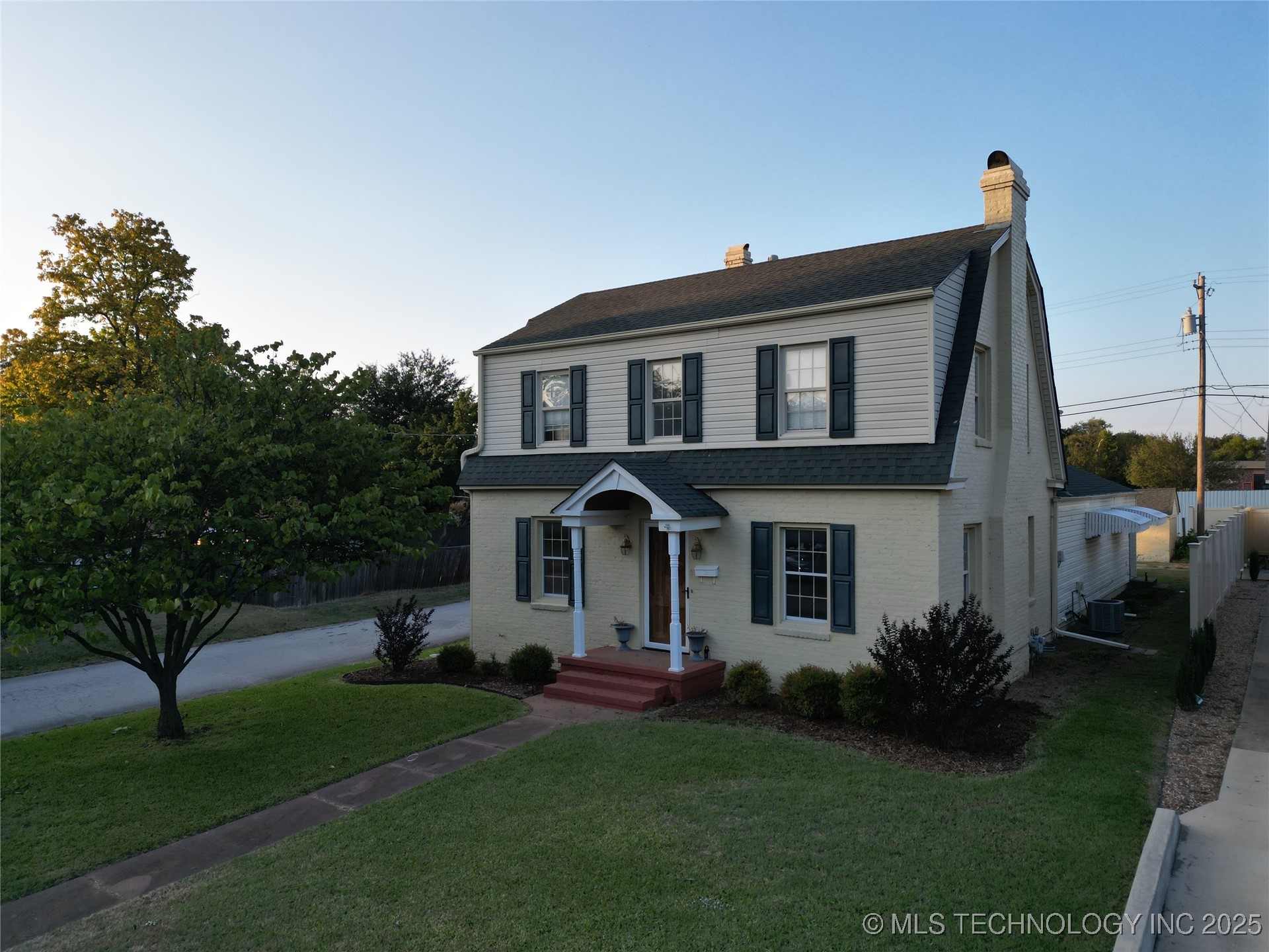 1723 Bixby Street Property Photo 52