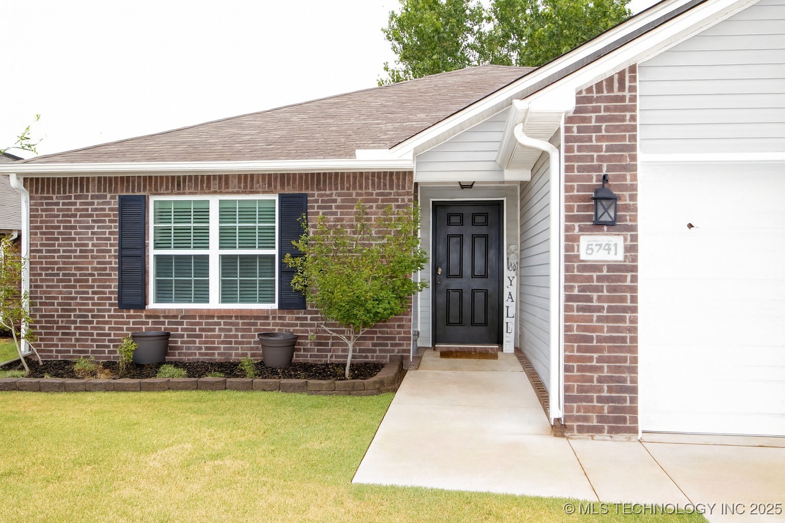 5741 E 146th Street S Property Photo 4