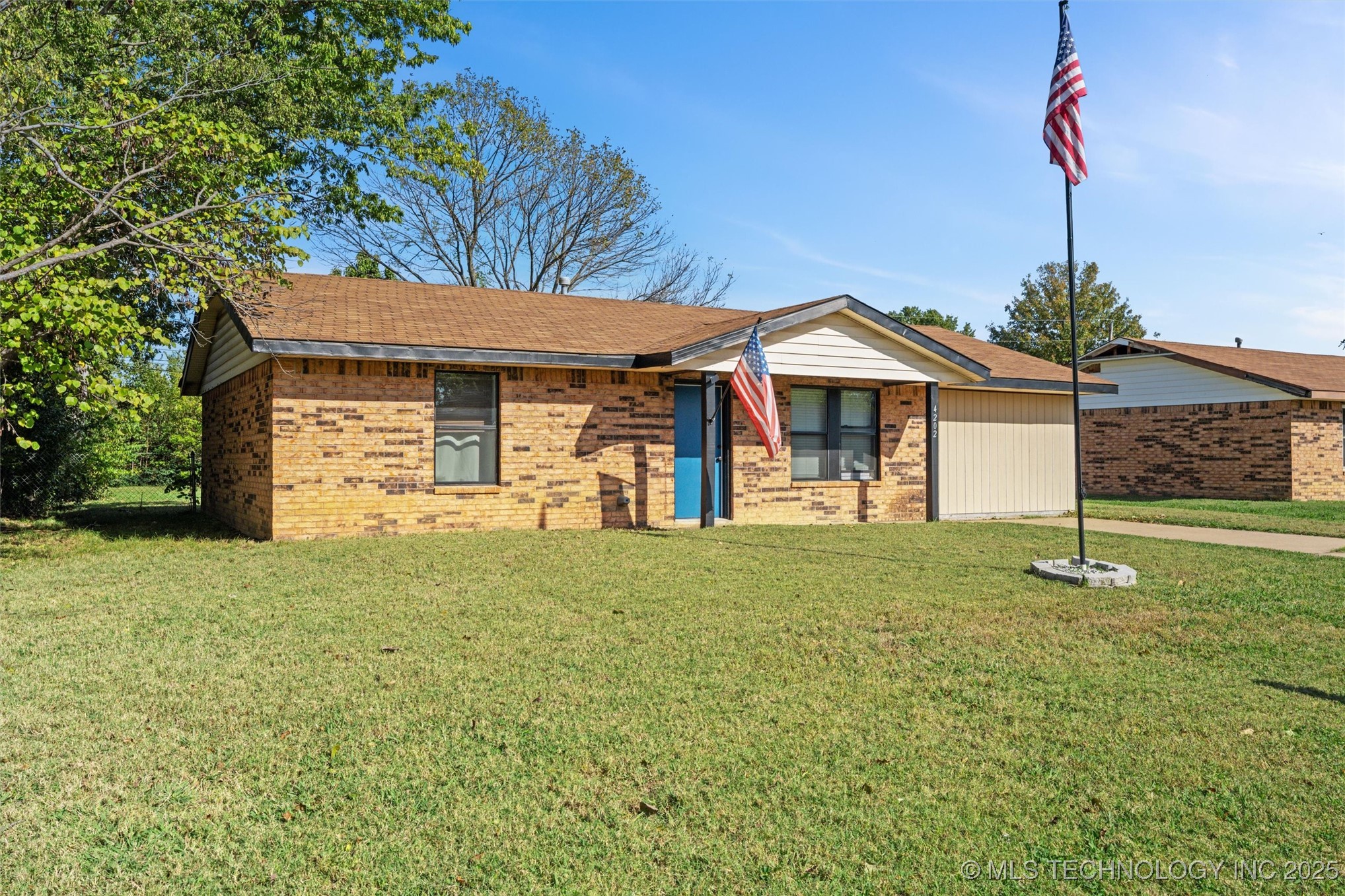 4202 W Pipe Stem Drive Property Photo 1