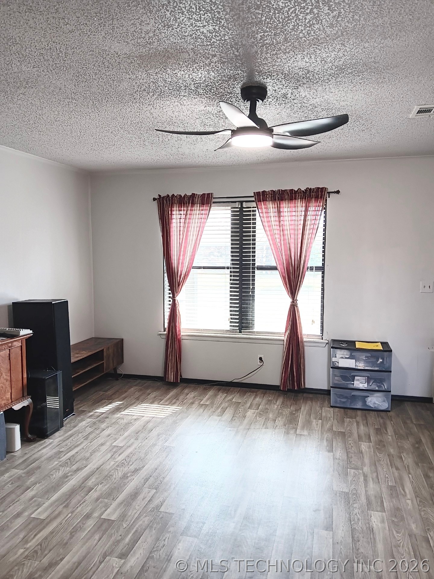 4202 W Pipe Stem Drive Property Photo 6