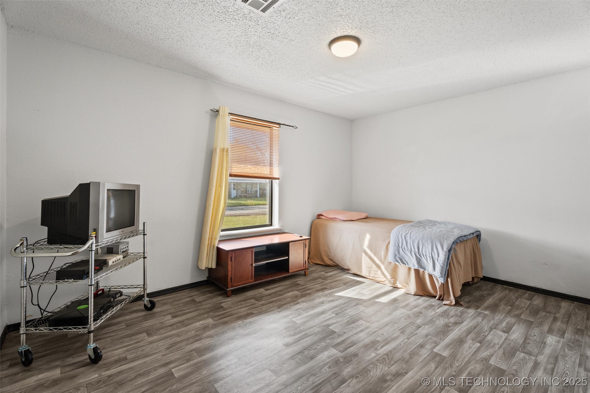 4202 W Pipe Stem Drive Property Photo 9