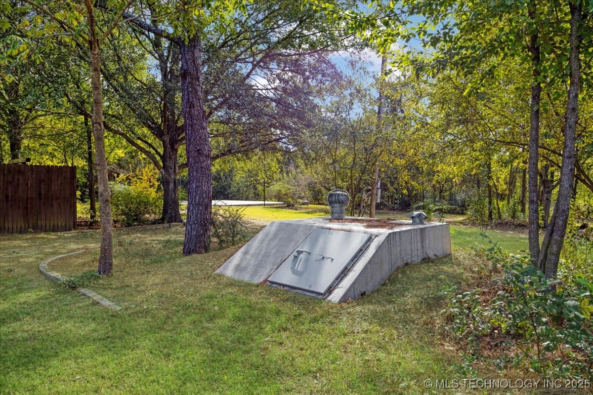 2251 Green Acres Drive Property Photo 8