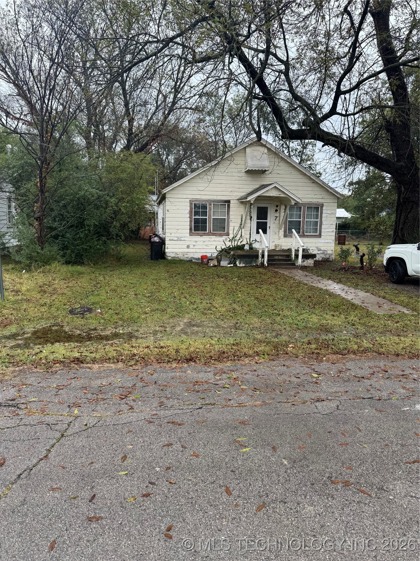 7 S Orphan Street Property Photo 1