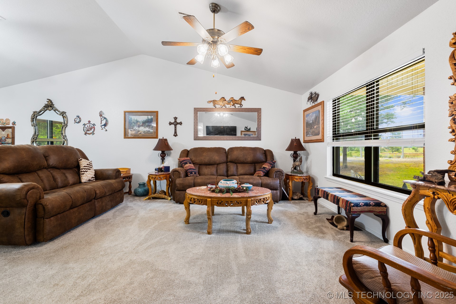 2607 E 2092 Road Property Photo 4