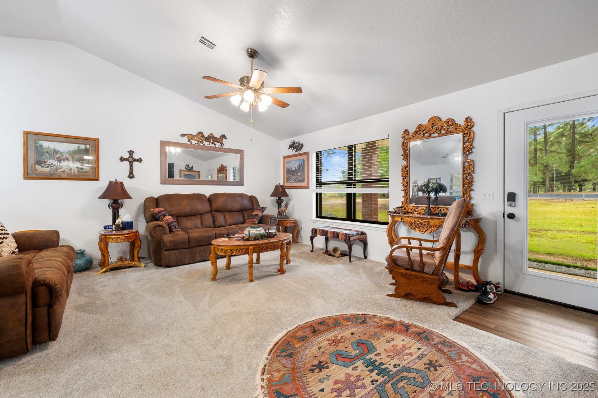 2607 E 2092 Road Property Photo 6