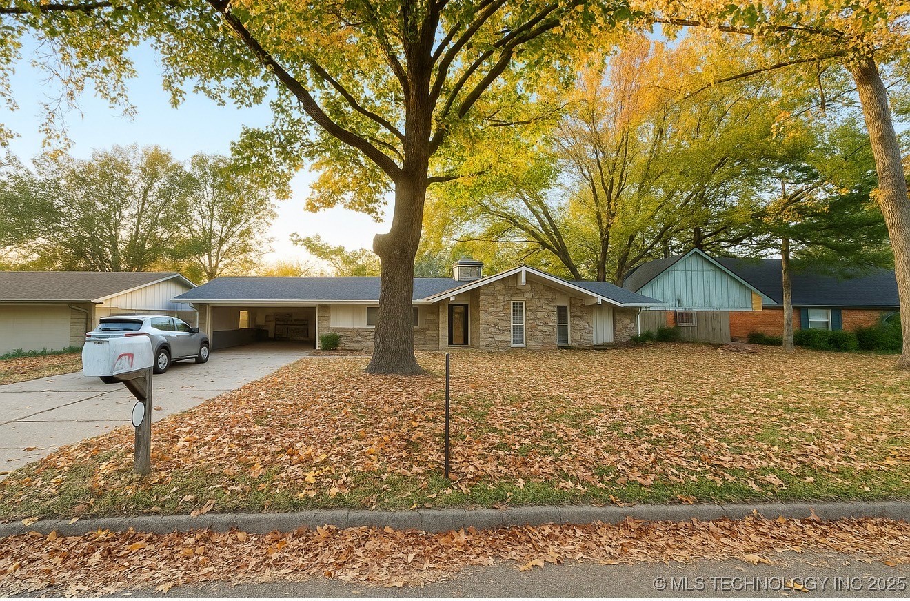 7836 S College Avenue Property Photo 1
